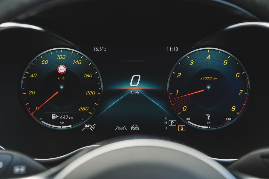 Панель приборов Mercedes-Benz GLC200 AMG Line (X253) 2019 года  (AU) (фото 32 из 40)